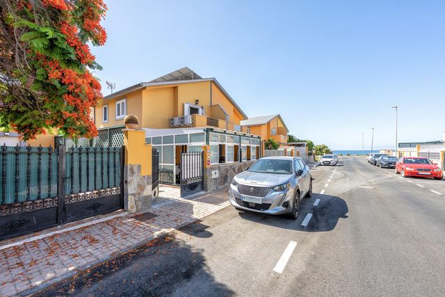 The street, looking towards the sea